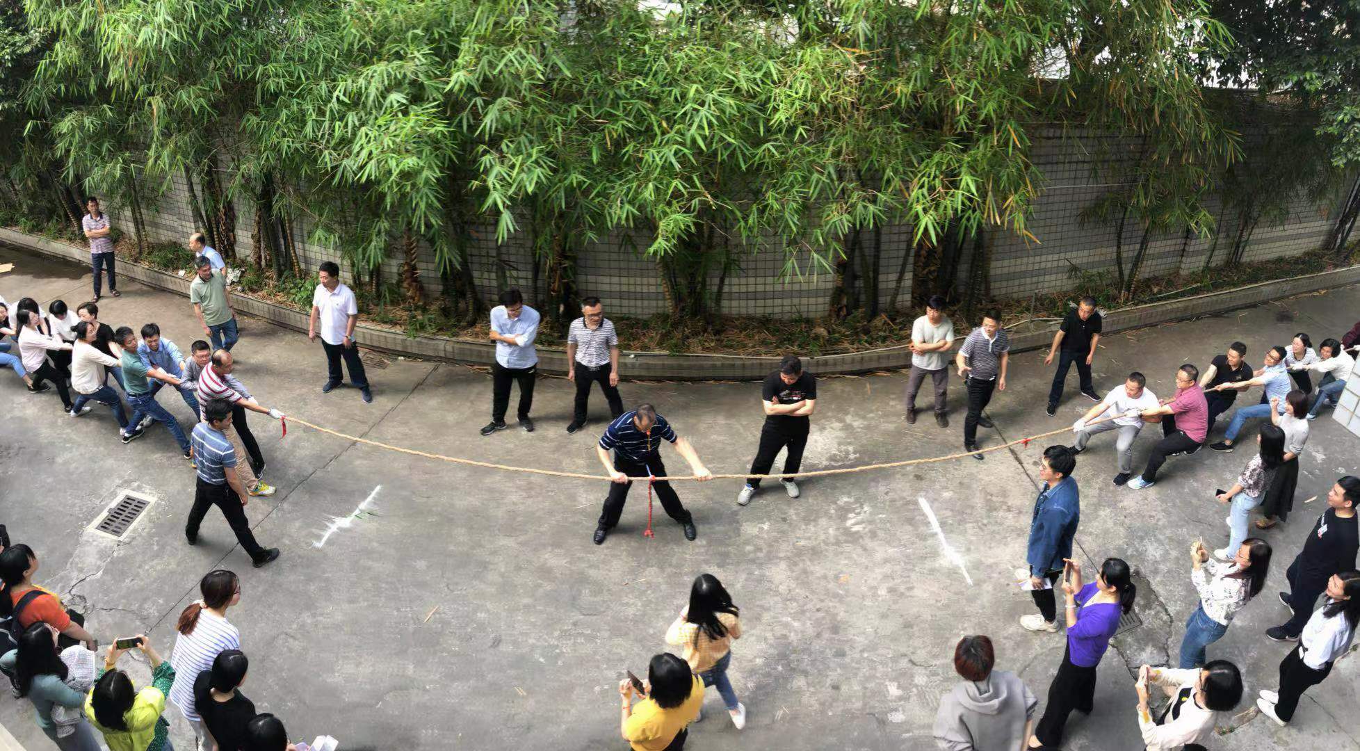 拔河比赛现场1.jpg